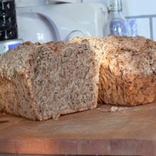 Aus dem Treber konnten zwischendurch zwei leckere Brote (je 1 kg) gebacken werden.