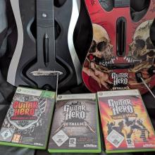 Die Spielereihe Guitar Hero mit zwei Gitarren